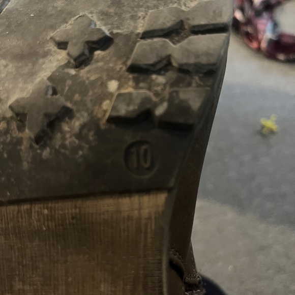 Harlow boots - size 10, great condition - Picture 2 of 3